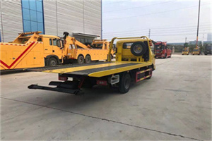 阿勒泰地区非事故拖车