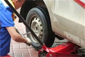 阿勒泰地区附近拖车24小时服务热线电话