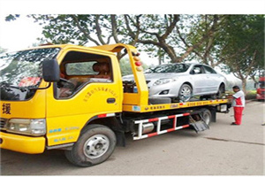 阿勒泰地区附近24小时汽车拖车服务热线